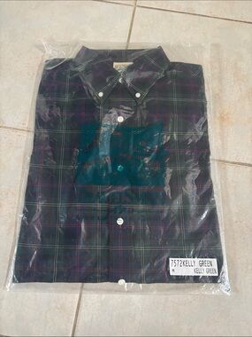 TravelSmith Mens Medium Plaid Button Up Shirt Kelly Green Long Sleeve Casual NWT
